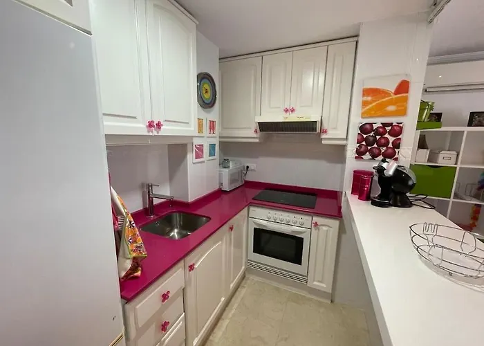 Club Nautico Con Piscina דירה *