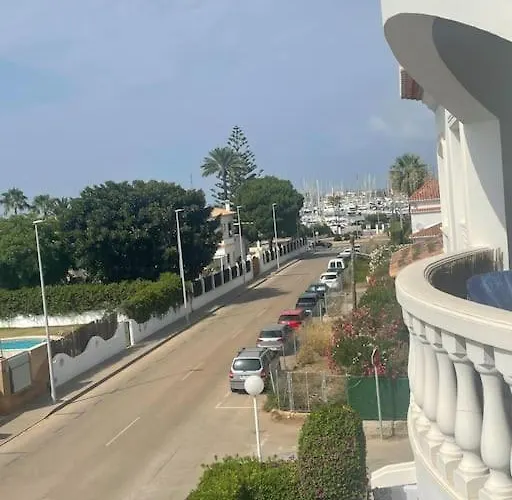 Club Nautico Con Piscina Denia